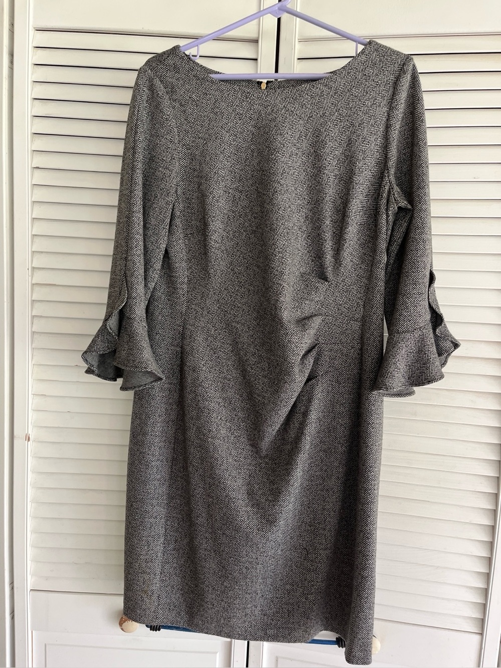 Karl Lagerfeld Ruffle-Sleeve Women's Dress Size 12 Soft Knee length asymmetrica